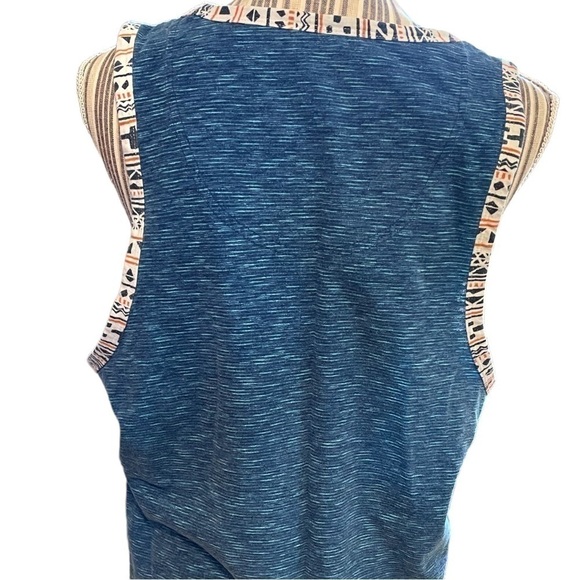 HOLLISTER sleeveless tee, size M, deep cut armholes, excellent condition, cotton - Picture 4 of 6
